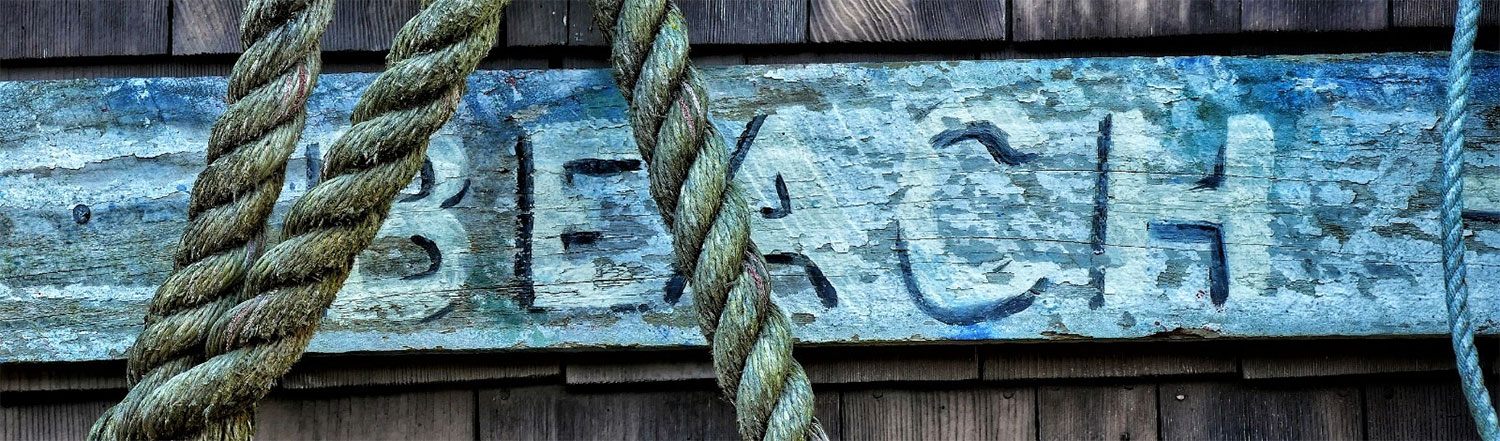 ocean park sign to the beach