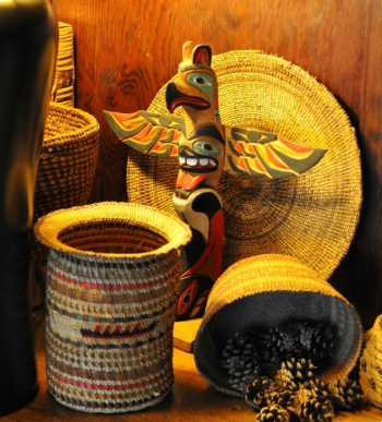 the-george-johnson-house totem1)